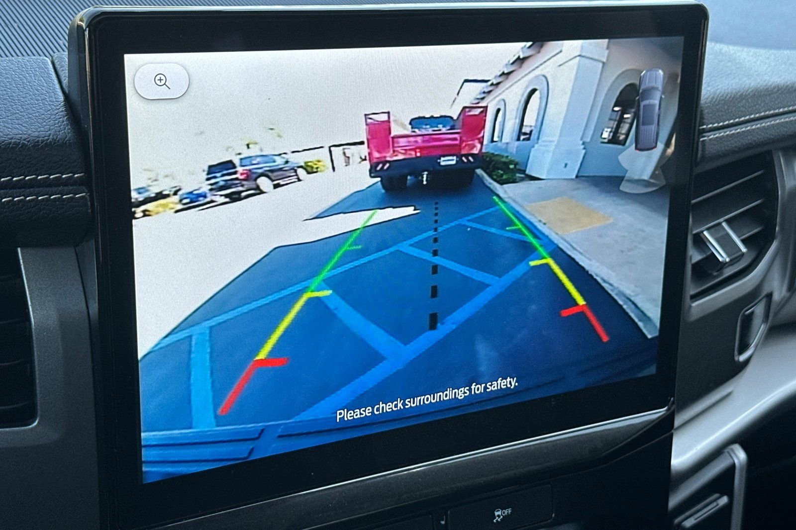 Used 2022 Ford Expedition XLT image 21