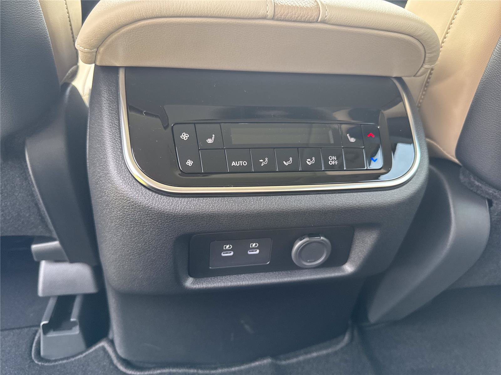 New 2026 Nissan Armada Platinum RWD image 33