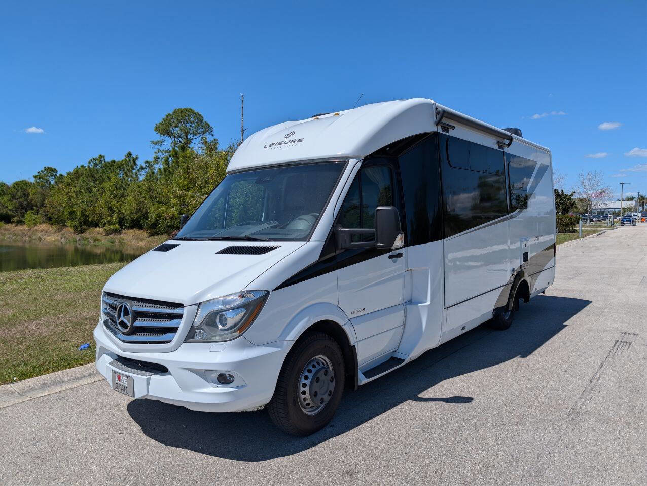 Used 2016 Mercedes-Benz Sprinter 3500 image 2