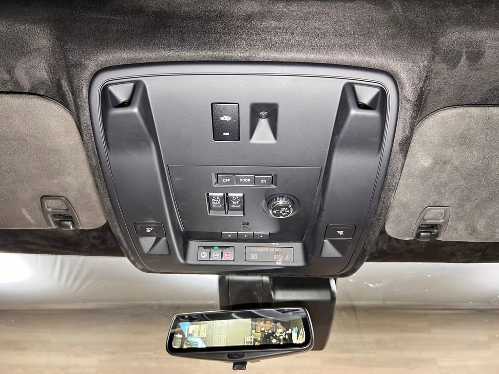 Used 2020 Cadillac Escalade Platinum AWD/4WD image 23