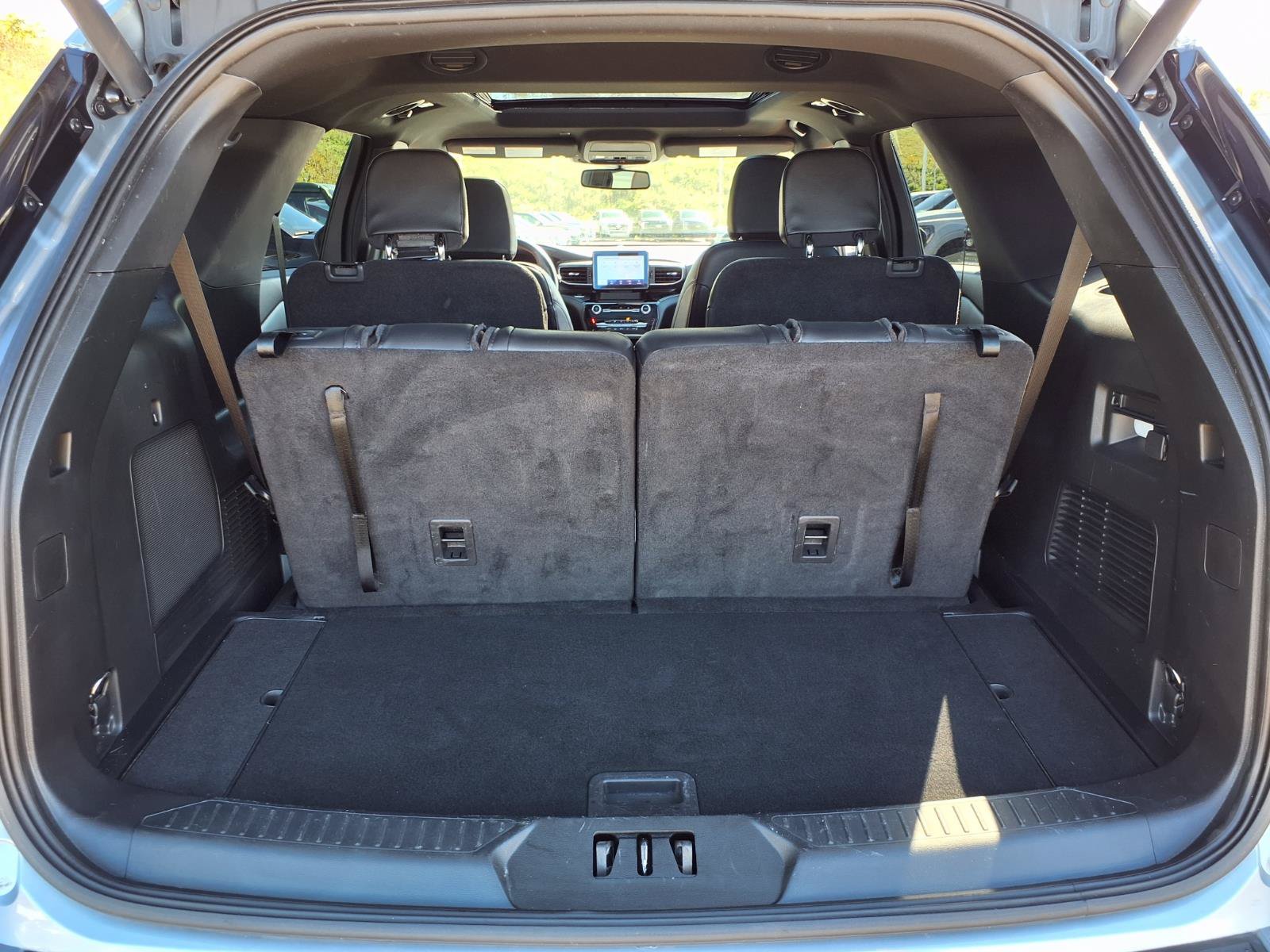Used 2023 Ford Explorer ST-Line w/ Class IV Trailer Tow Package AWD/4WD image 12