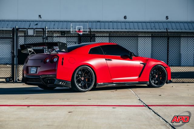 Used 2020 Nissan GT-R Premium w/ Premium Interior Package image 5