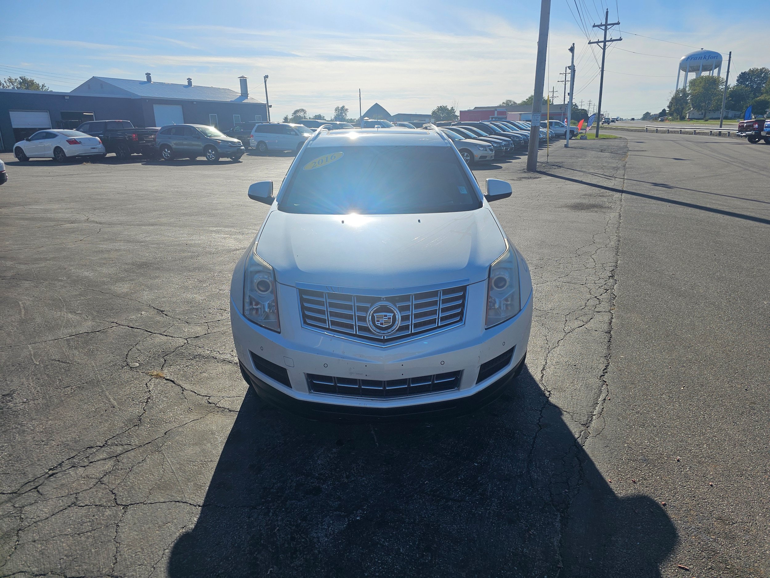 Used 2016 Cadillac SRX Luxury FWD image 2