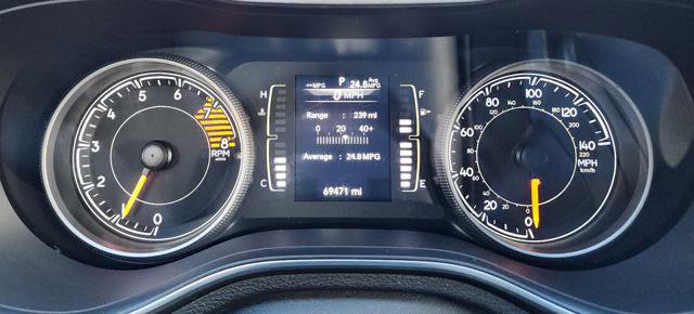 Used 2019 Jeep Cherokee Latitude w/ Cold Weather Group image 18