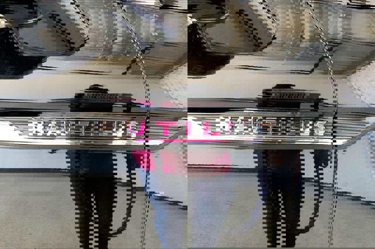 Used 2023 Lincoln Nautilus Reserve w/ Monochromatic Package image 31