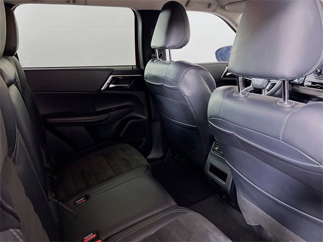 Used 2024 Mitsubishi Outlander SE image 8