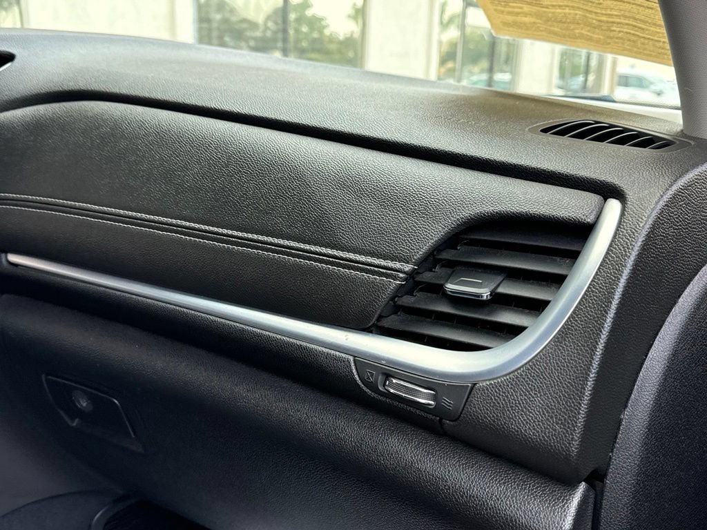 Used 2016 Chevrolet Traverse LT FWD image 21