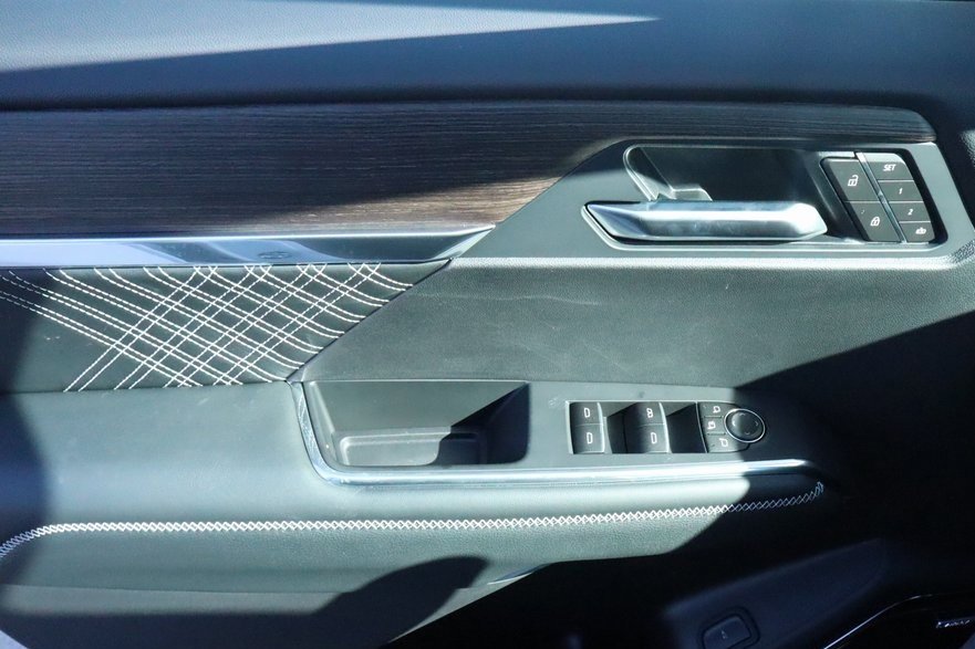 New 2026 GMC Acadia Denali w/ Super Cruise Package image 16