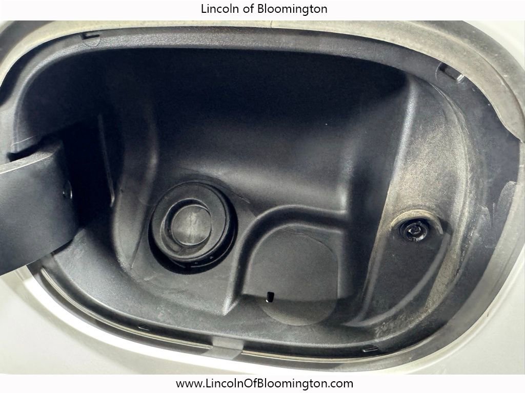 Used 2021 Chevrolet Suburban Premier w/ Premium Package image 33