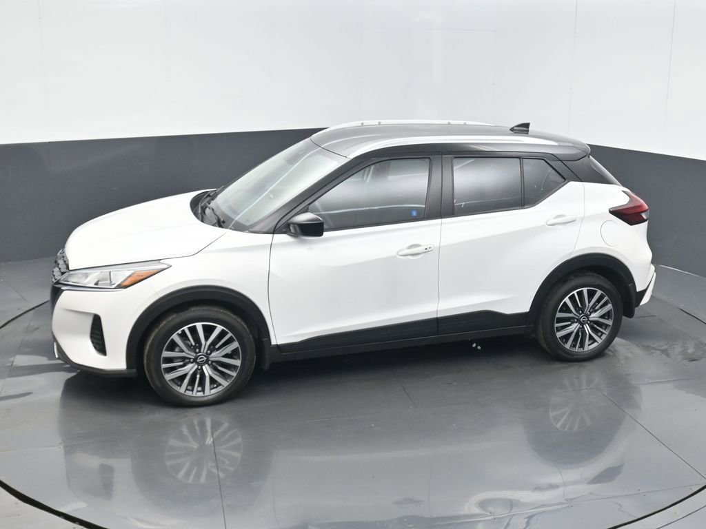 Used 2024 Nissan Kicks SV FWD image 12