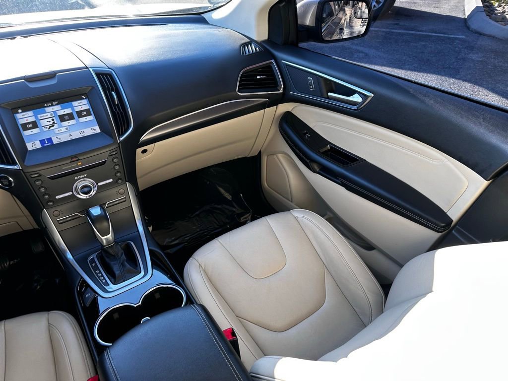Used 2018 Ford Edge Titanium w/ Technology Package image 32
