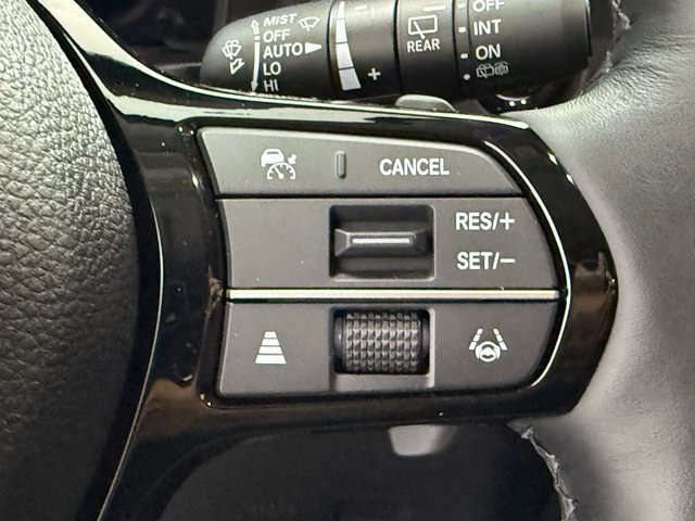 Used 2025 Honda Pilot Elite image 12