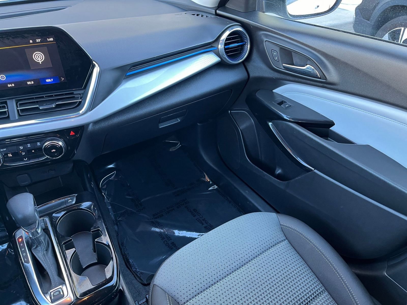 Used 2025 Chevrolet Trax LT image 31