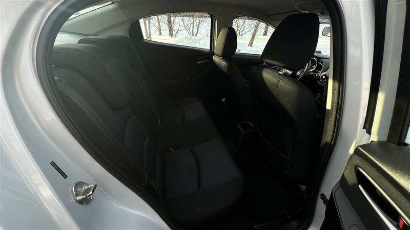 Used 2019 Toyota Yaris LE FWD image 33