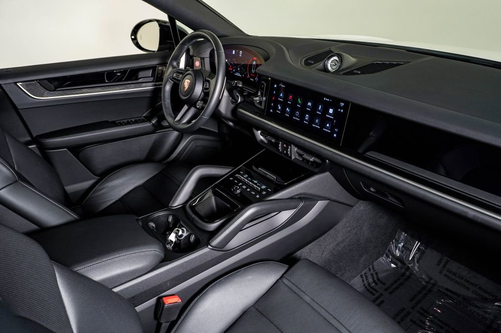 Certified 2025 Porsche Cayenne Coupe AWD/4WD image 14