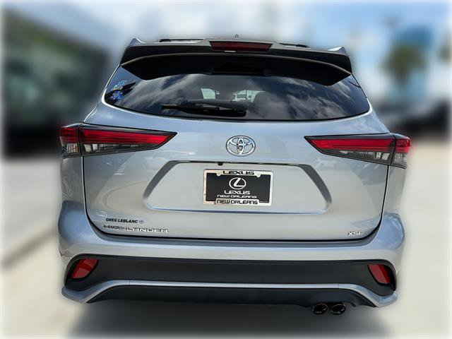 Used 2021 Toyota Highlander XSE FWD image 5