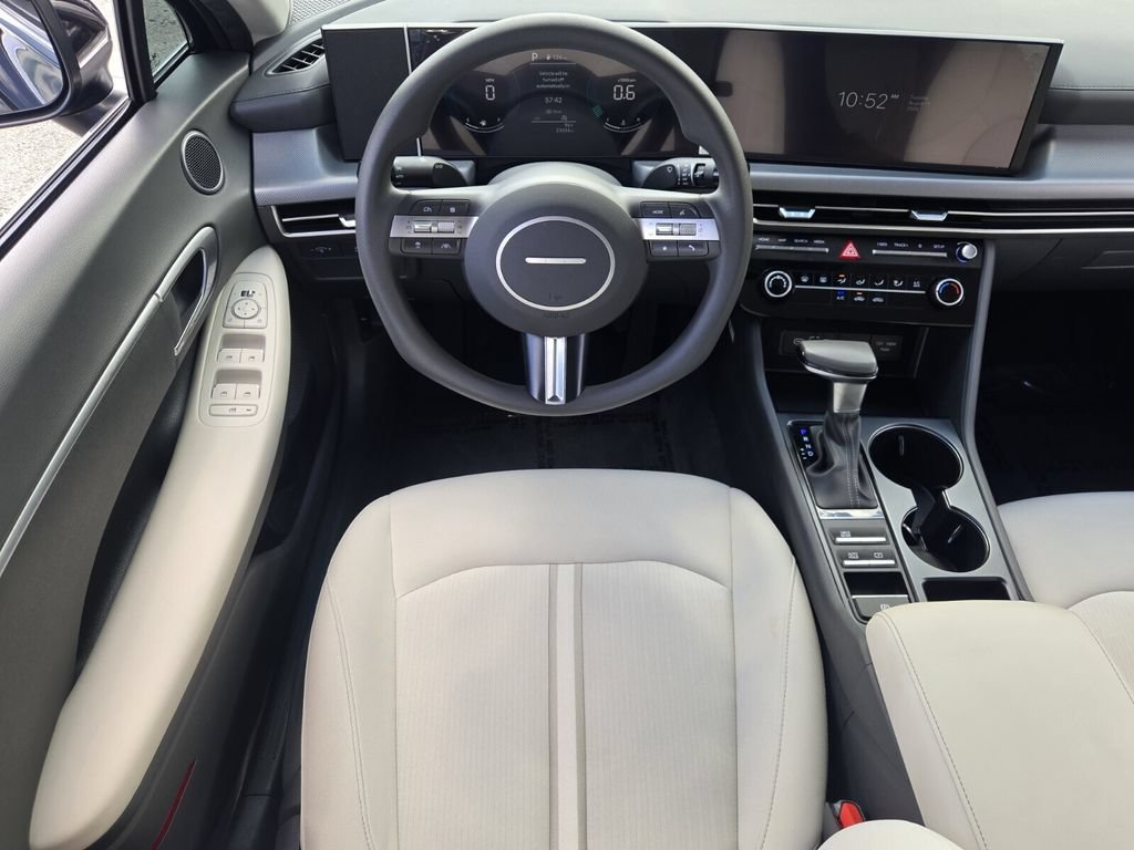 Certified 2025 Hyundai Sonata SE FWD image 13
