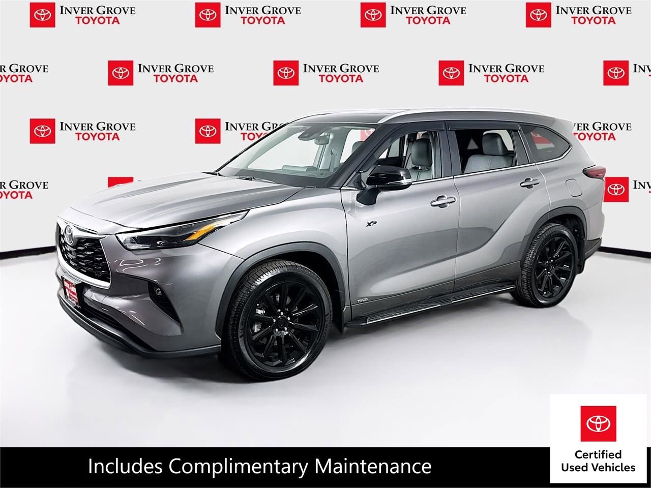 Certified 2025 Toyota Highlander XLE image 1