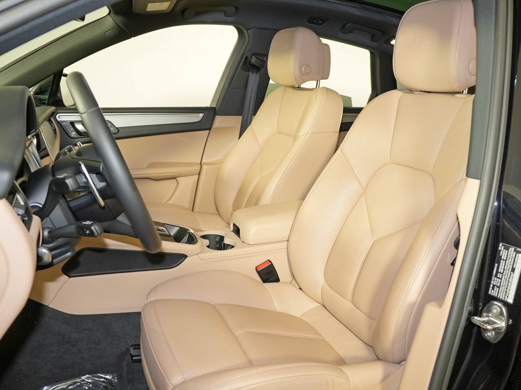 Certified 2024 Porsche Macan w/ Premium Plus Package AWD/4WD image 5