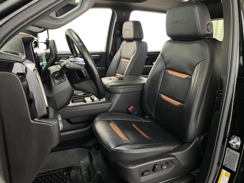 Used 2025 GMC Sierra 2500 AT4 image 28