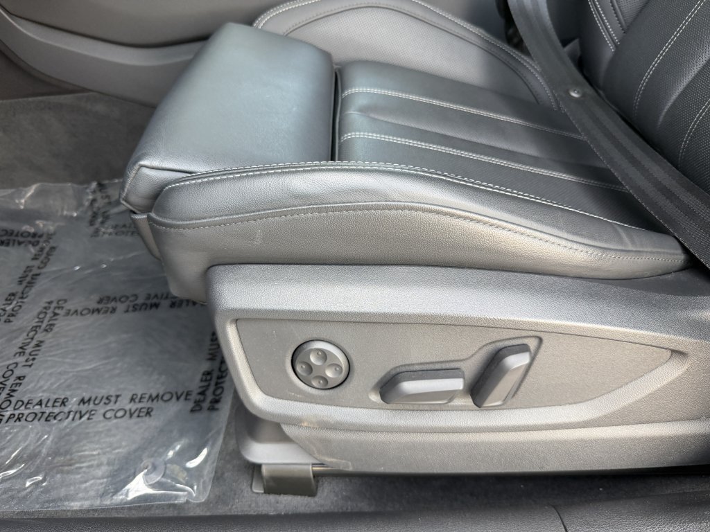 Used 2025 Audi Q5 e Premium Plus w/ Premium Plus Package AWD/4WD image 38