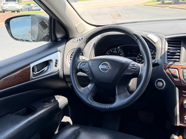 Used 2017 Nissan Pathfinder Platinum FWD image 10