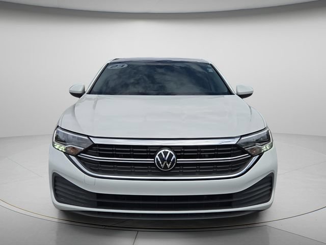 Used 2023 Volkswagen Jetta SE w/ Panoramic Sunroof Package FWD image 4