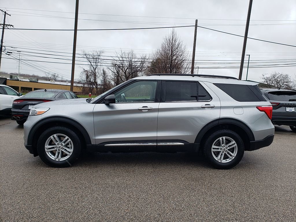 Certified 2022 Ford Explorer XLT w/ Equipment Group 202A image 8