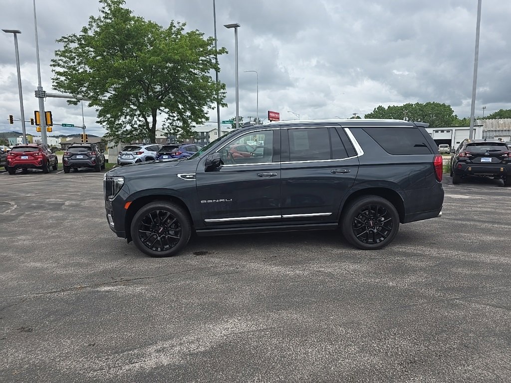 Used 2022 GMC Yukon Denali w/ Denali Premium Package image 5