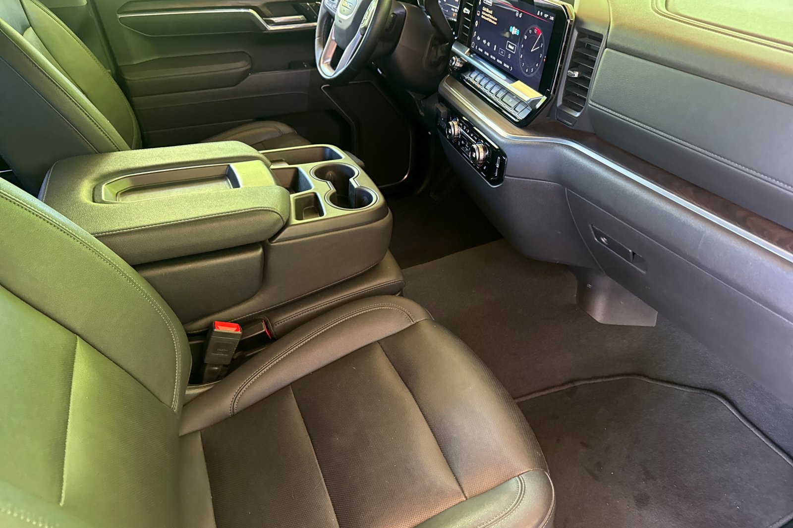 Used 2025 GMC Sierra 1500 SLT AWD/4WD image 19