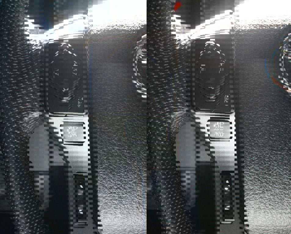 Used 2021 Toyota Tacoma TRD Sport w/ Technology Package image 8