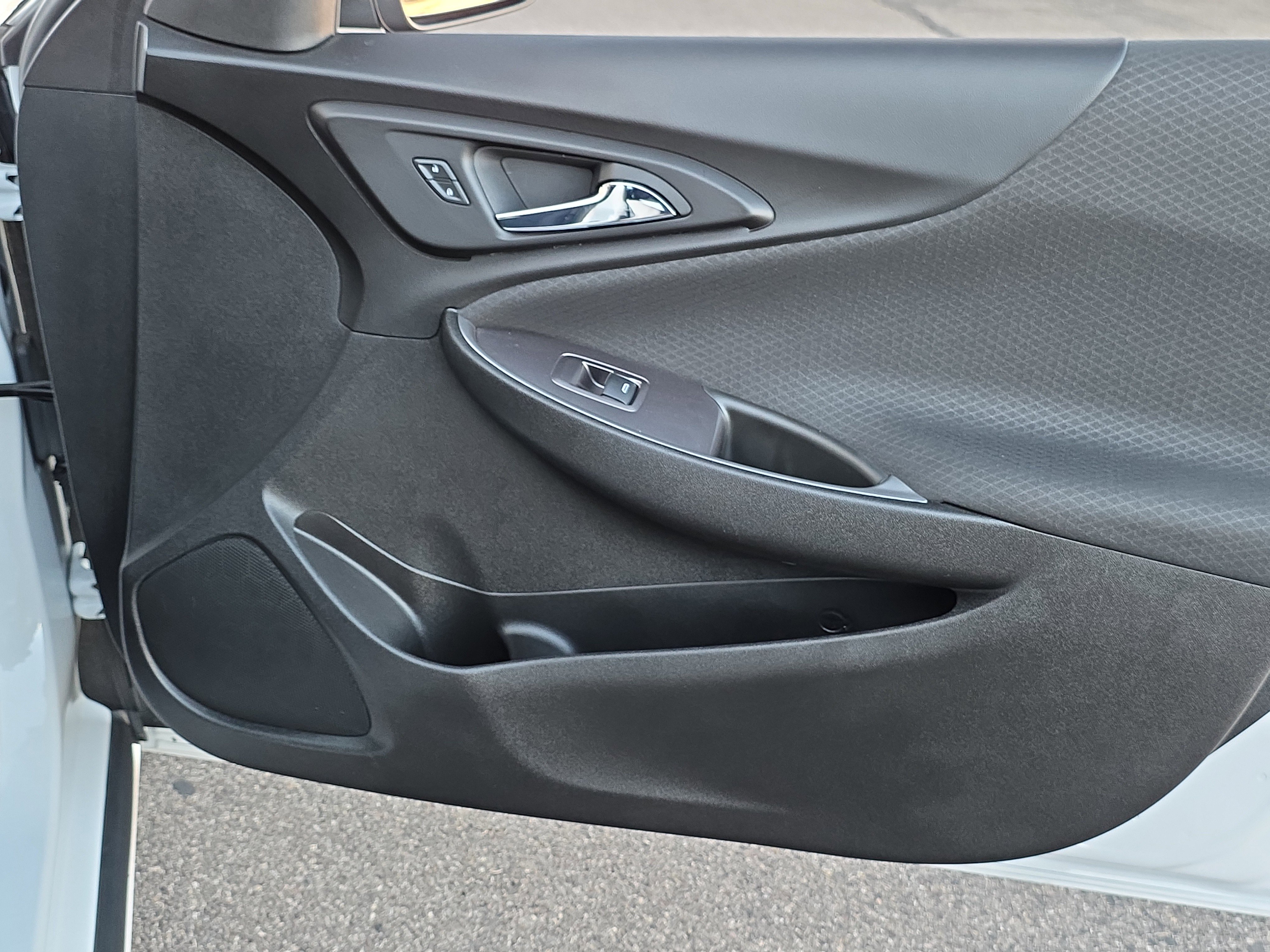 Used 2020 Chevrolet Malibu LS image 28