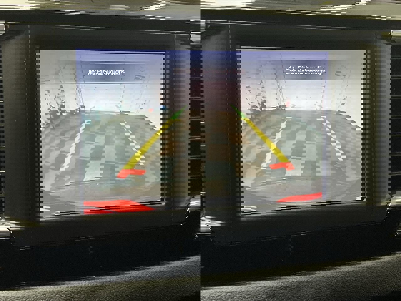 Used 2023 Chrysler Voyager LX image 5