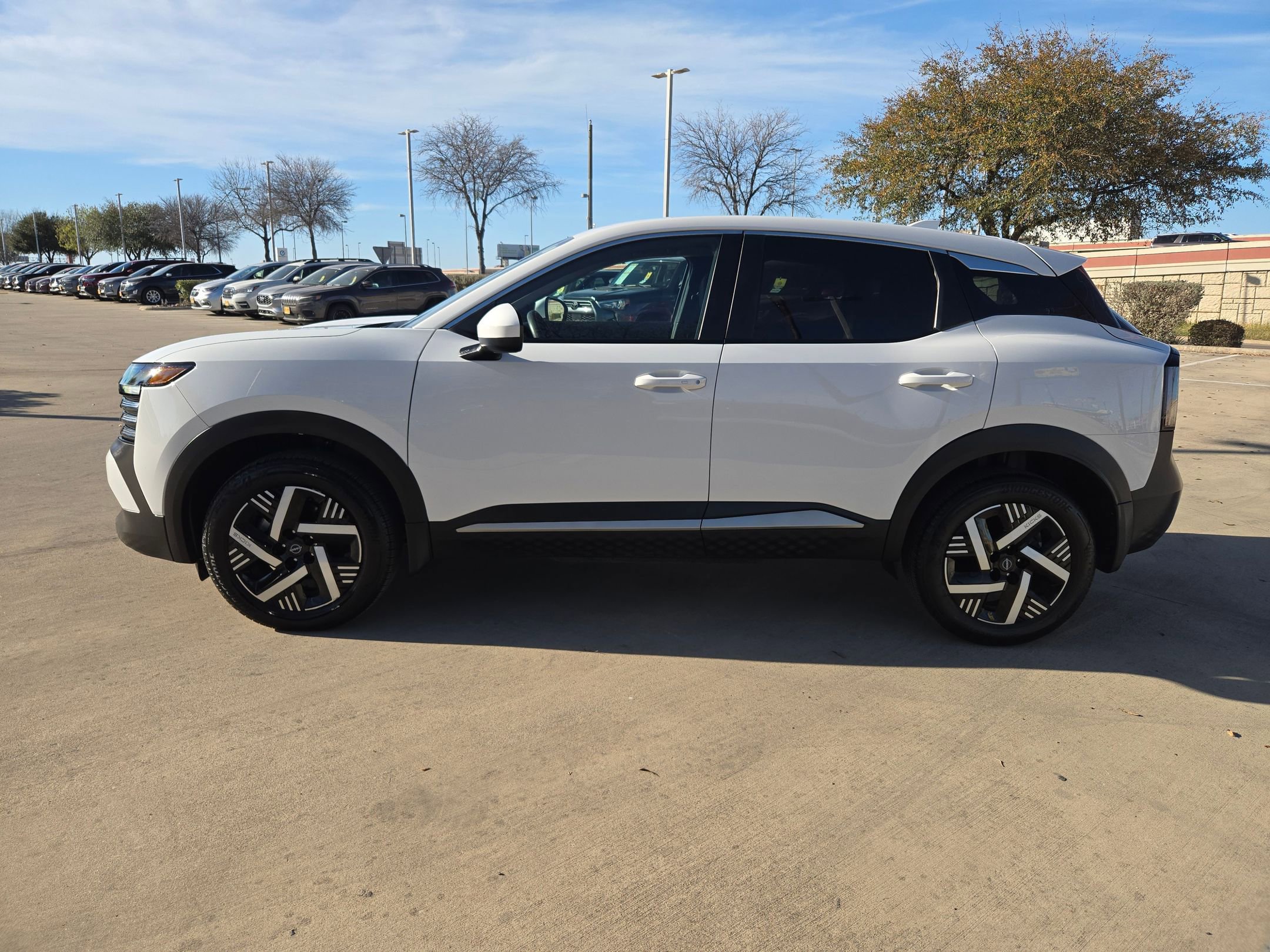 Certified 2025 Nissan Kicks SV w/ Illumination Package image 4