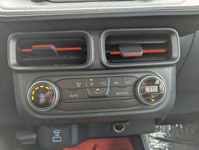 Used 2022 Ford Maverick XLT image 14