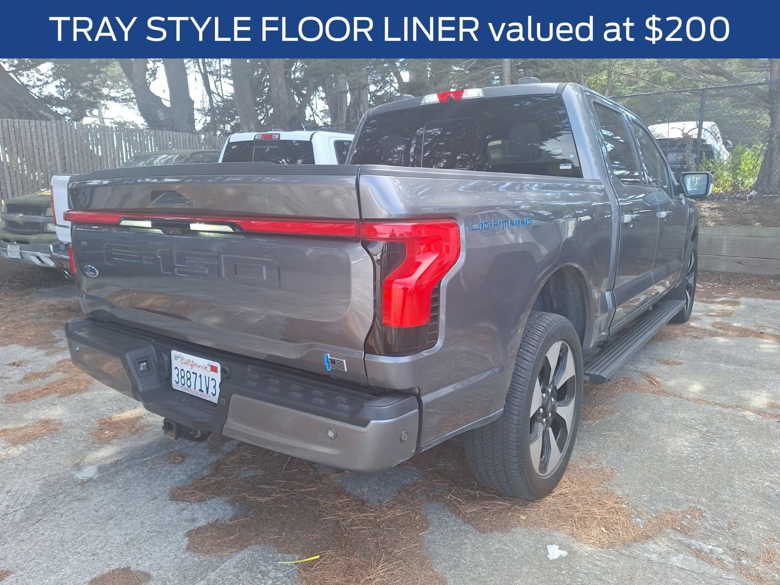 Used 2023 Ford F150 Lightning Platinum AWD/4WD image 9