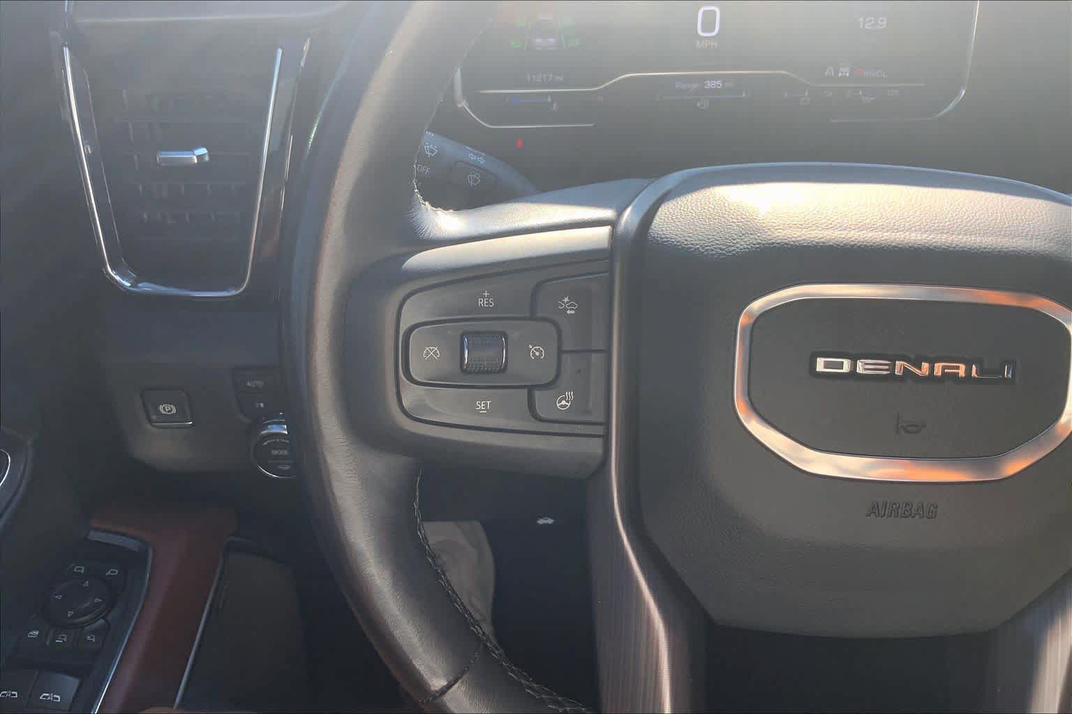 Used 2025 GMC Sierra 2500 Denali Ultimate AWD/4WD image 24