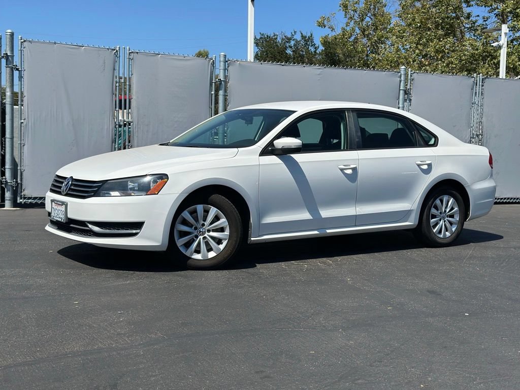 Used 2013 Volkswagen Passat 2.5 S FWD image 1
