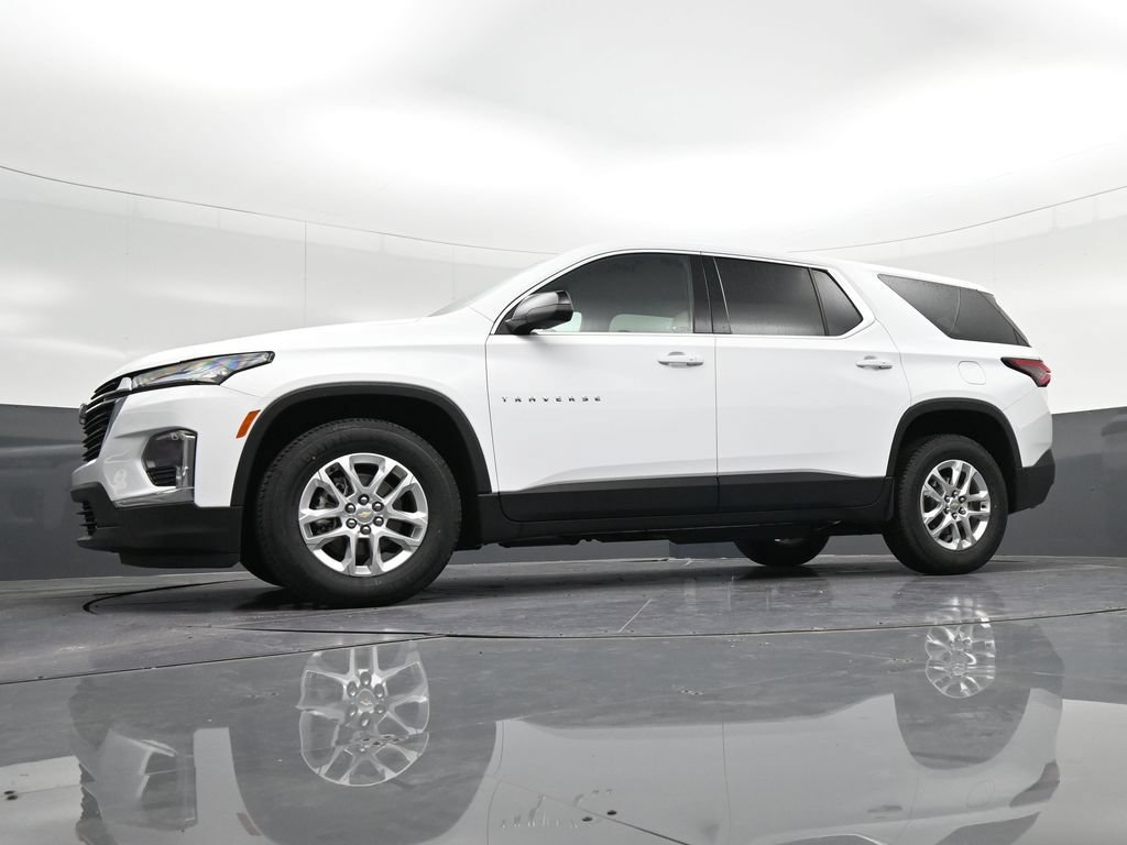 Used 2023 Chevrolet Traverse LS FWD image 30