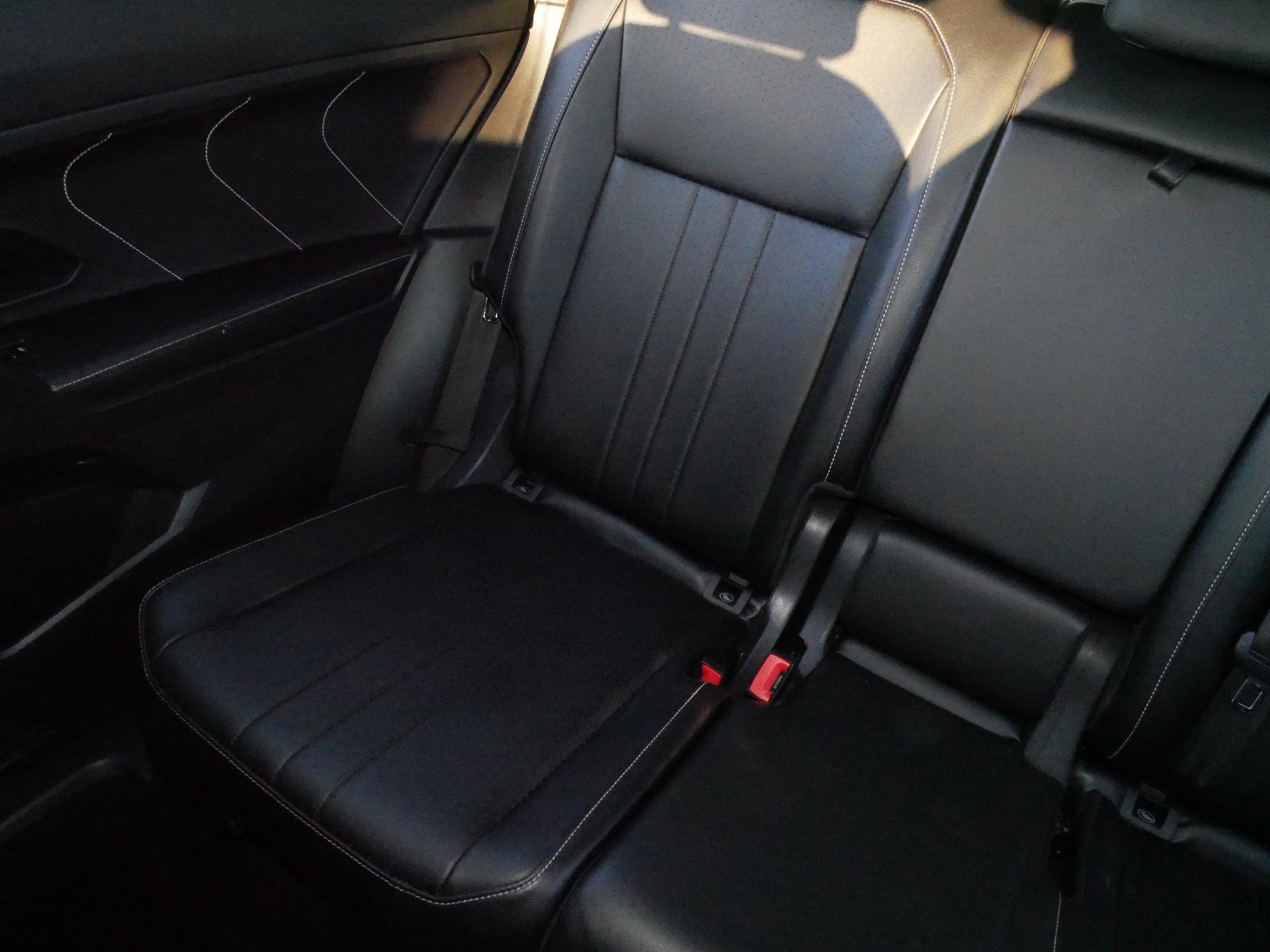 Certified 2022 Volkswagen Tiguan SE R-Line image 12