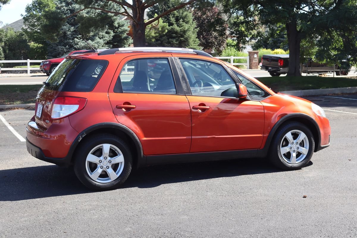 Used 2010 Suzuki SX4 Touring AWD/4WD image 4