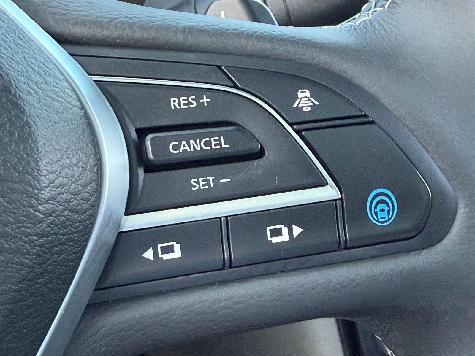 Used 2023 INFINITI QX50 Luxe FWD image 31