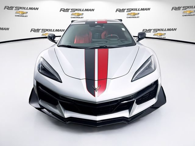 Used 2026 Chevrolet Corvette Z06 RWD image 2