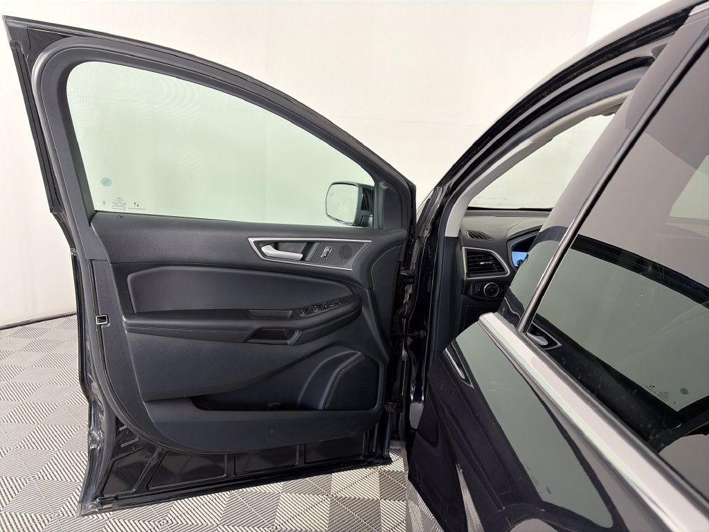Used 2024 Ford Edge SEL AWD/4WD image 10