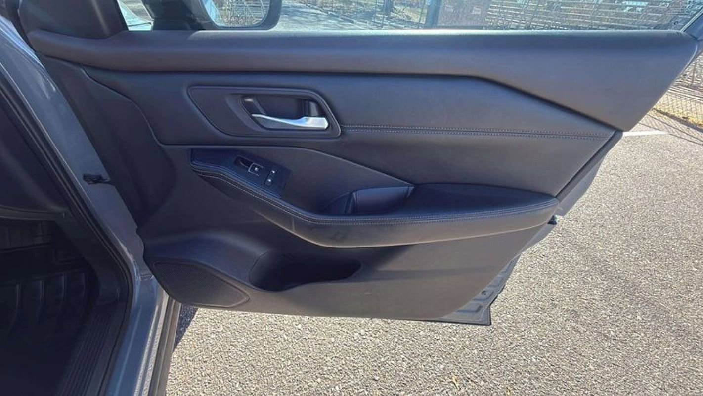 Used 2022 Nissan Rogue SL image 19