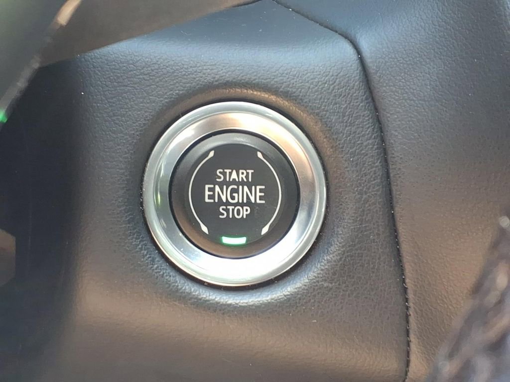 Certified 2021 Chevrolet Suburban LT AWD/4WD image 9