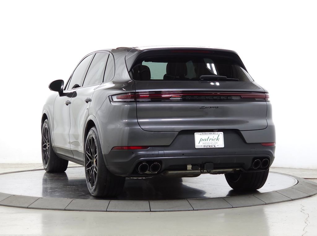 Used 2024 Porsche Cayenne AWD/4WD image 7