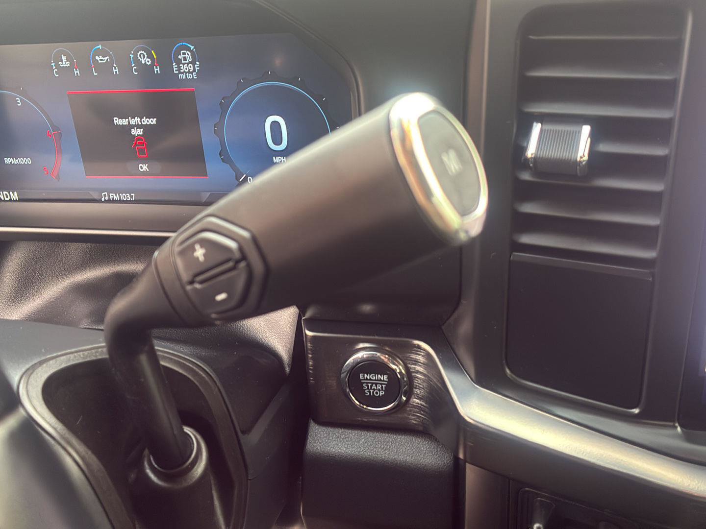 Used 2023 Ford F250 Lariat w/ FX4 Off-Road Package AWD/4WD image 19