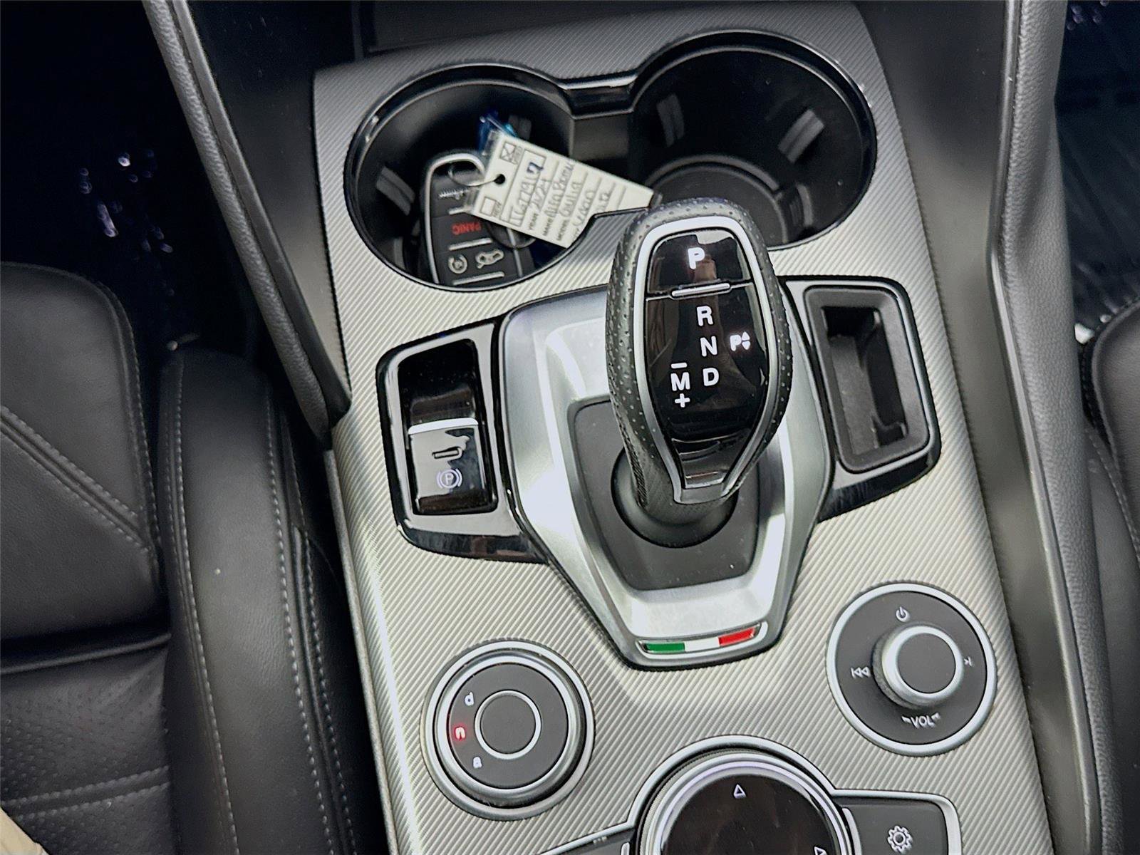 Used 2024 Alfa Romeo Giulia Veloce image 8