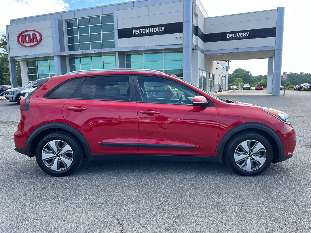 Used 2019 Kia Niro EX w/ Option Group 040 FWD image 7
